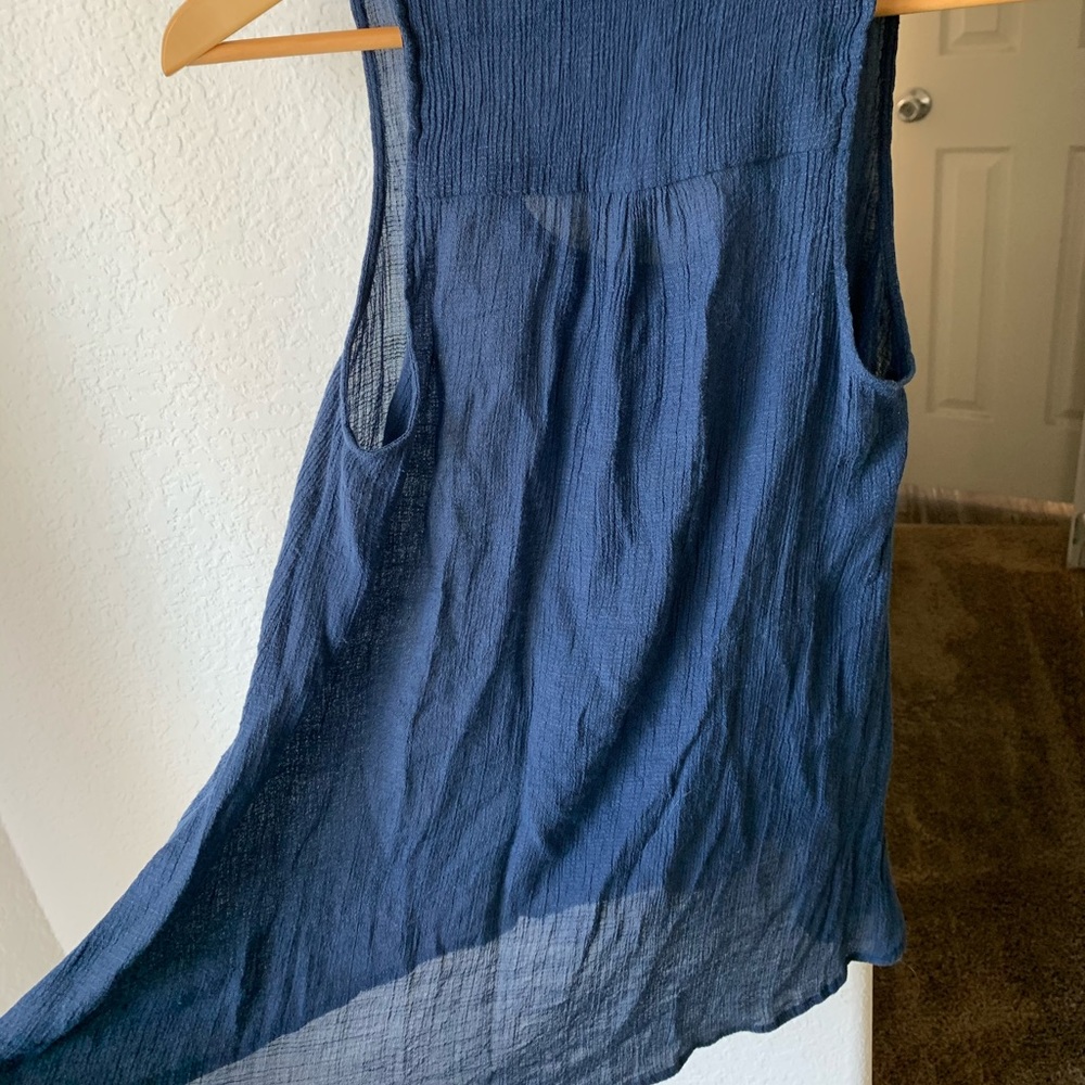 Shirt - Picture 3 of 4